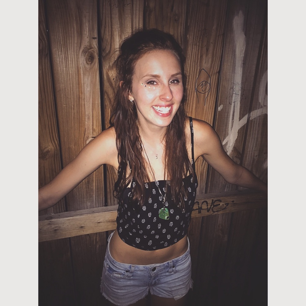 Meet your Posher, Lauren